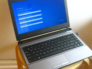 Installation du système d'exploitation Windows en cours sur un ordinateur portable