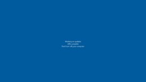 Écran de mise à jour de Windows affichant une barre de progression en cours d'installation