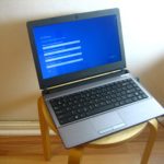 Ordinateur portable sous Windows pendant une opération de maintenance du système