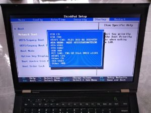 Menu ordre de demarrage du micrologiciel UEFI BIOS sur un ordinateur portable ThinkPad