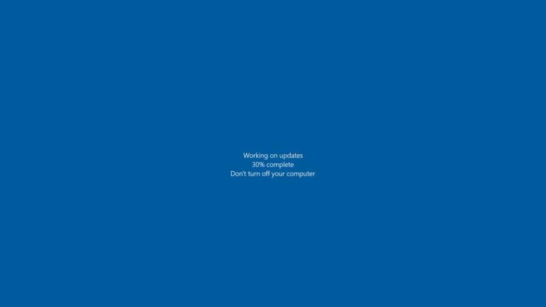 Écran de mise à jour de Windows affichant la progression de l'installation