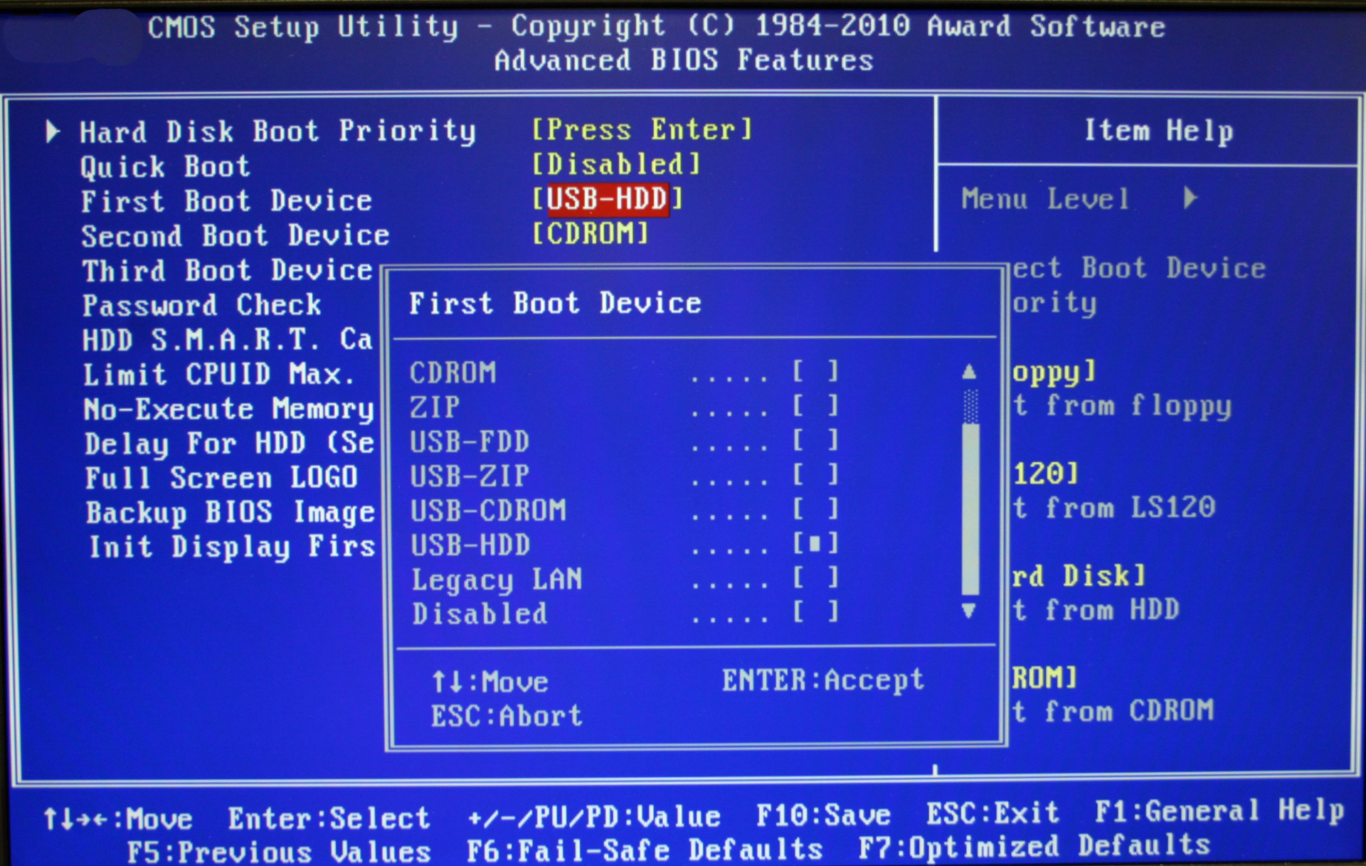 Ecran de configuration du micrologiciel affichant la page d'ordre de demarrage des disques