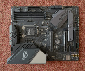 Carte mere de bureau a chipset Intel, plateforme sur laquelle intervient le pilote Intel Rapid Storage Technology