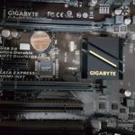 Connecteurs PCI Express et chipset d'une carte mère Gigabyte, emplacements concernés par l'attribution des ressources