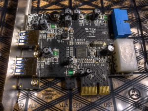 Carte d'extension USB 3.0 à contrôleur Renesas installée dans un ordinateur