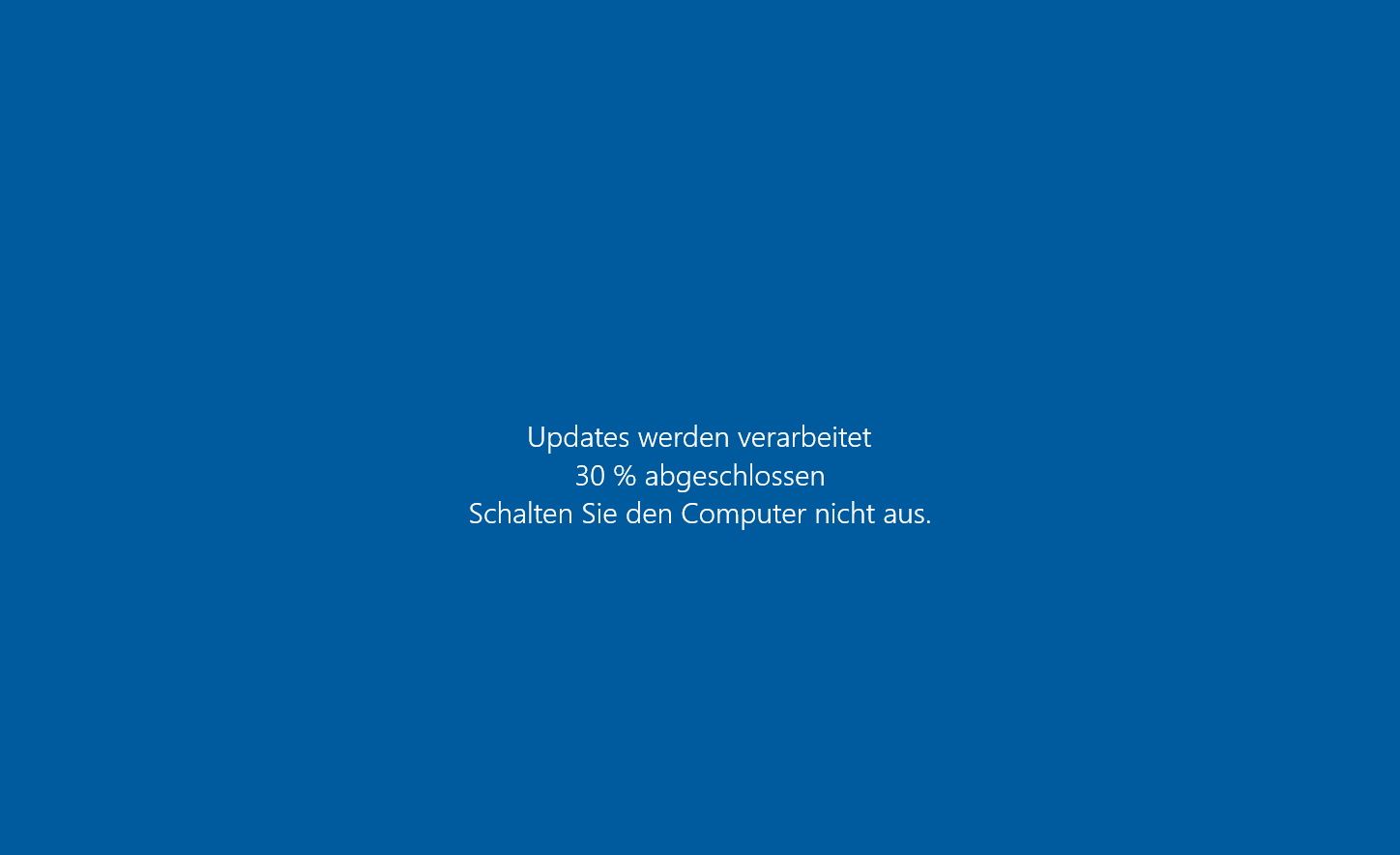 Écran de traitement des mises à jour de Windows 10 pendant le redémarrage