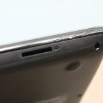 Emplacement de lecteur de carte SD sur la tranche d'un ordinateur portable