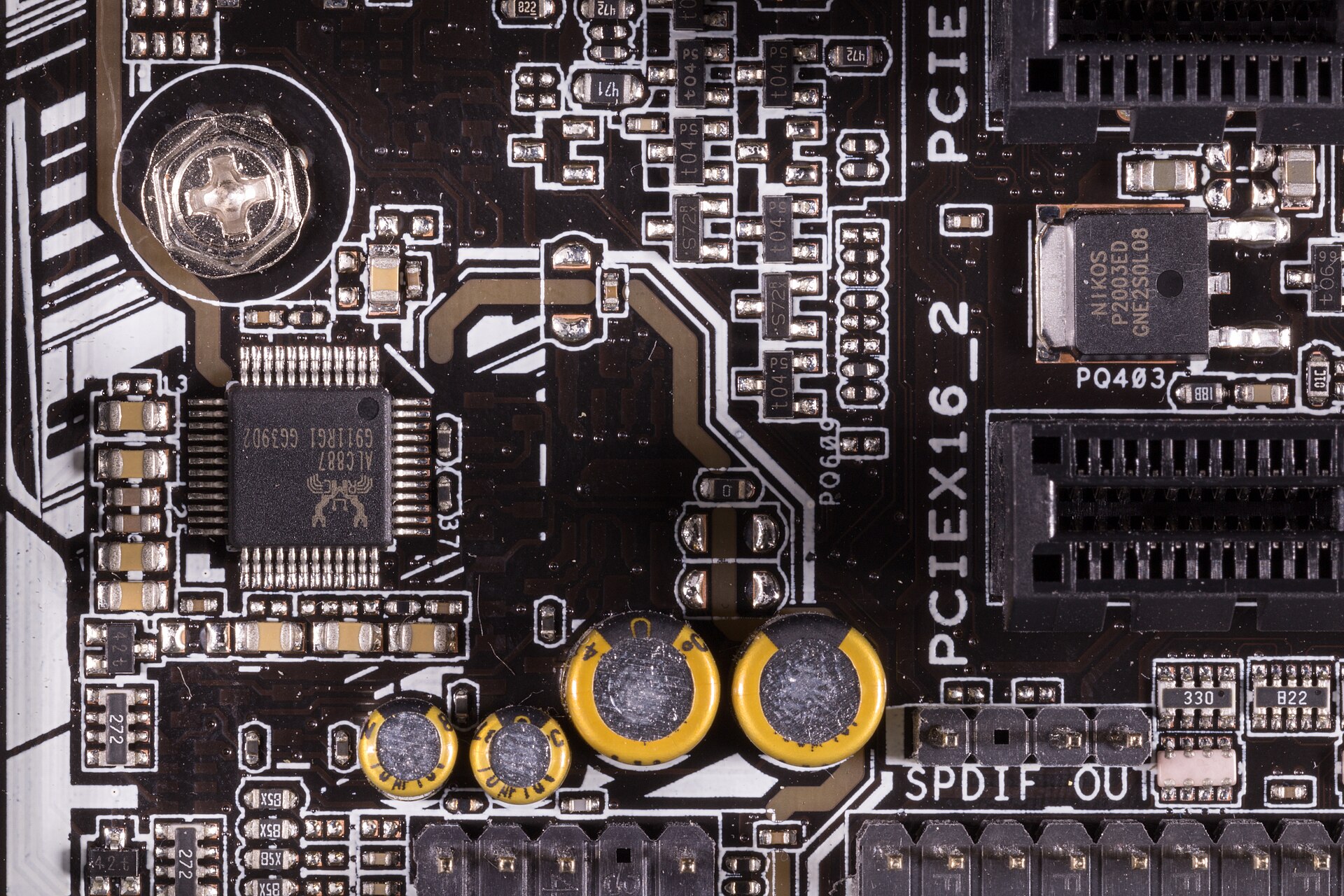 Codec audio Realtek ALC887 soudé sur une carte mère, la puce pilotée par rtkvhd64.sys