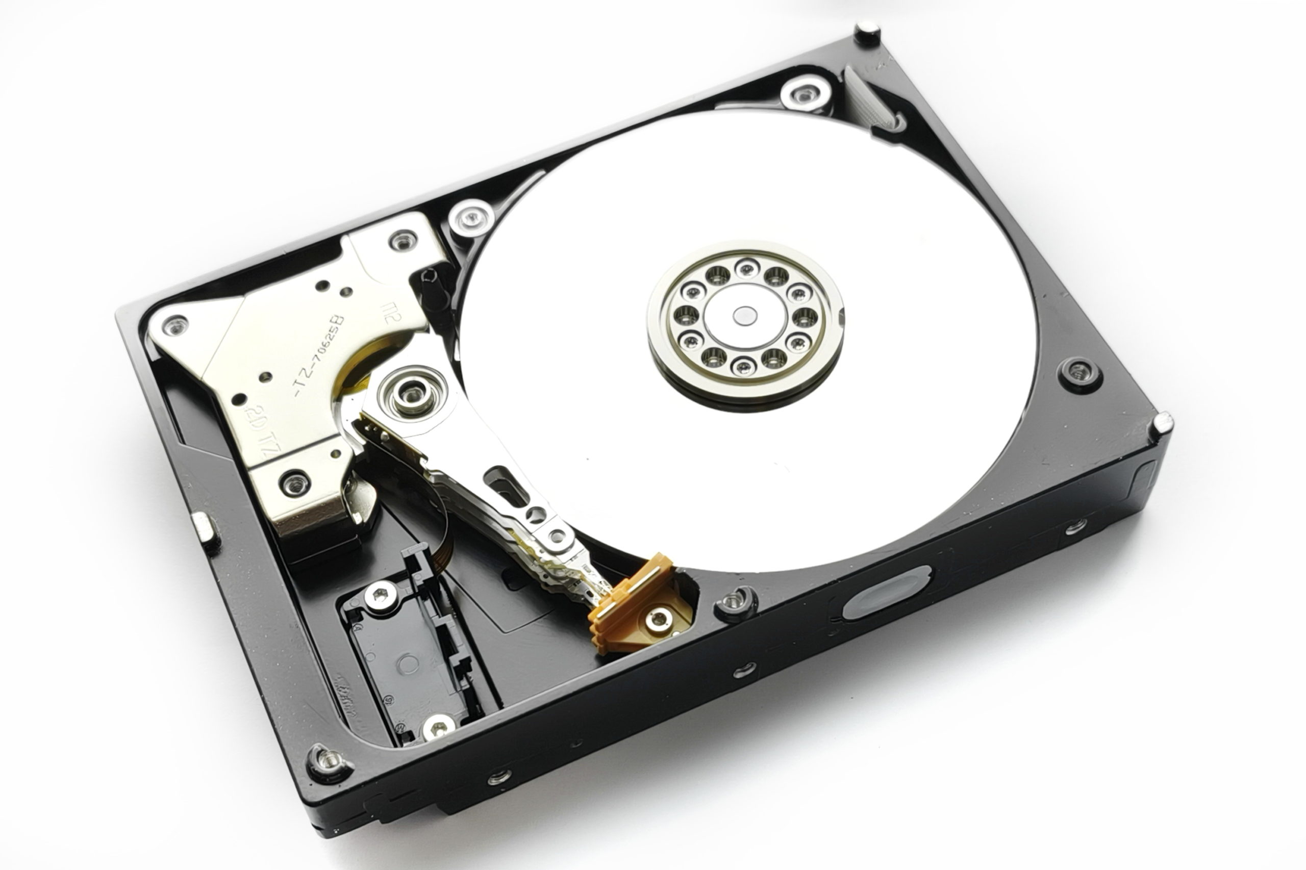 Plateau de disque dur Western Digital Caviar ouvert, support sollicite par l'indexation de Windows Search