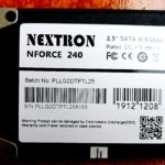 Disque SSD au format 2,5 pouces relie en SATA, interface geree par le pilote AHCI de Windows