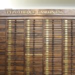 Casier de caractères typographiques en bois dans un musée de l'imprimerie